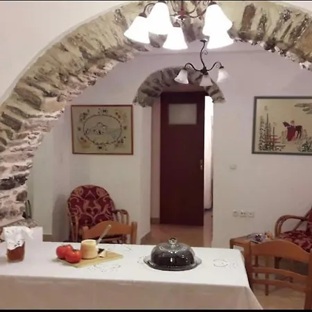Traditional House In Apartament